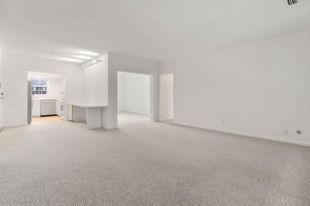 132 Lake Shore Rd - Photo 3 of 19