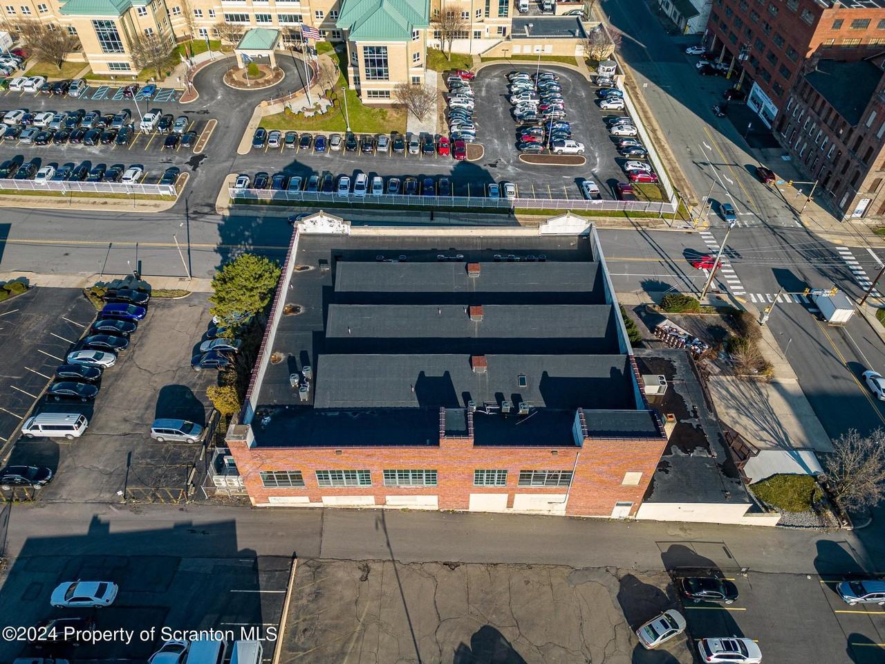 438 Penn Ave - Photo 7 of 50