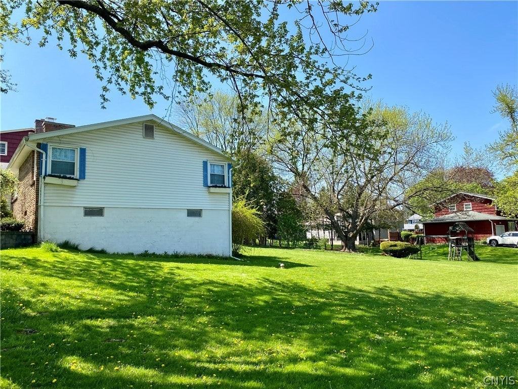 149 Robbins Ln - Photo 5 of 34