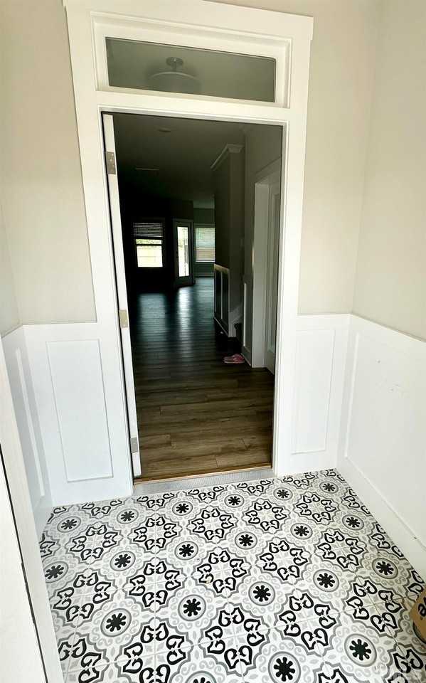 1120 Leatherstone Ln - Photo 2 of 28