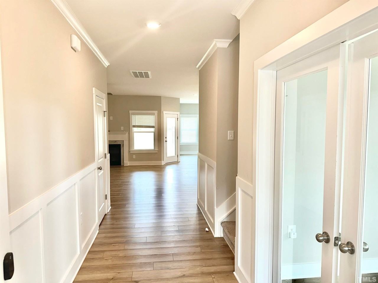 1120 Leatherstone Ln - Photo 3 of 28