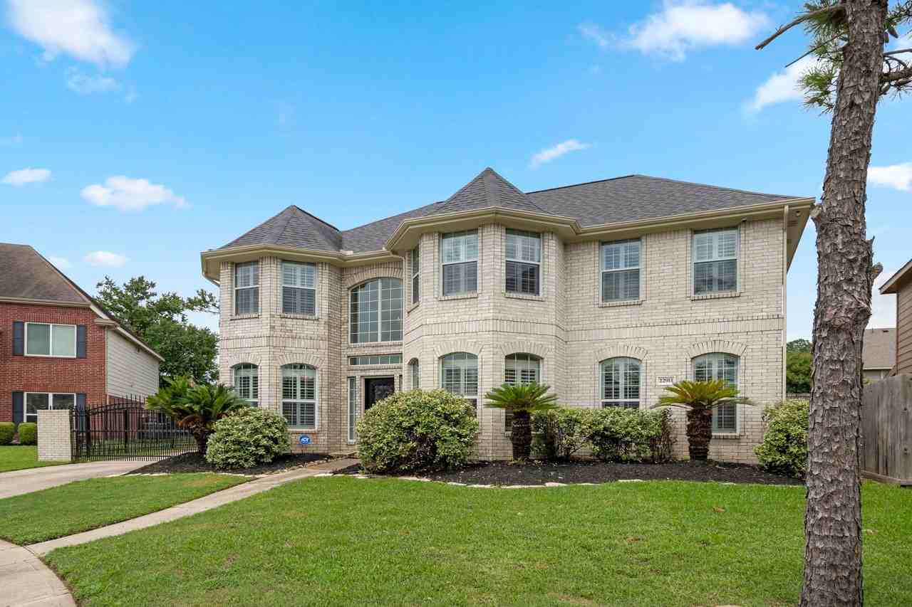 22911 Kimberwicke Ct - Photo 3 of 37