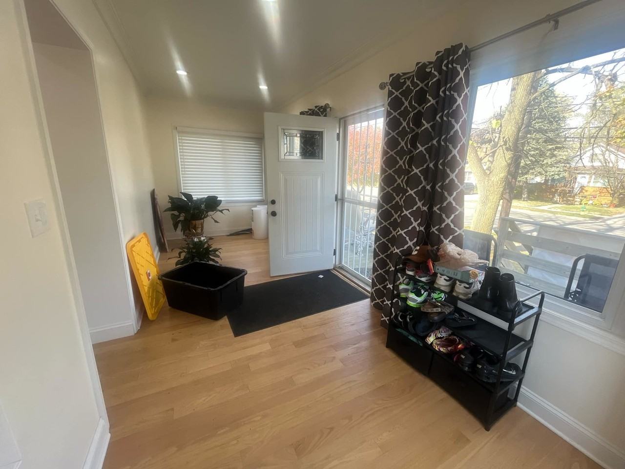 1607 10th St - Photo 2 of 16