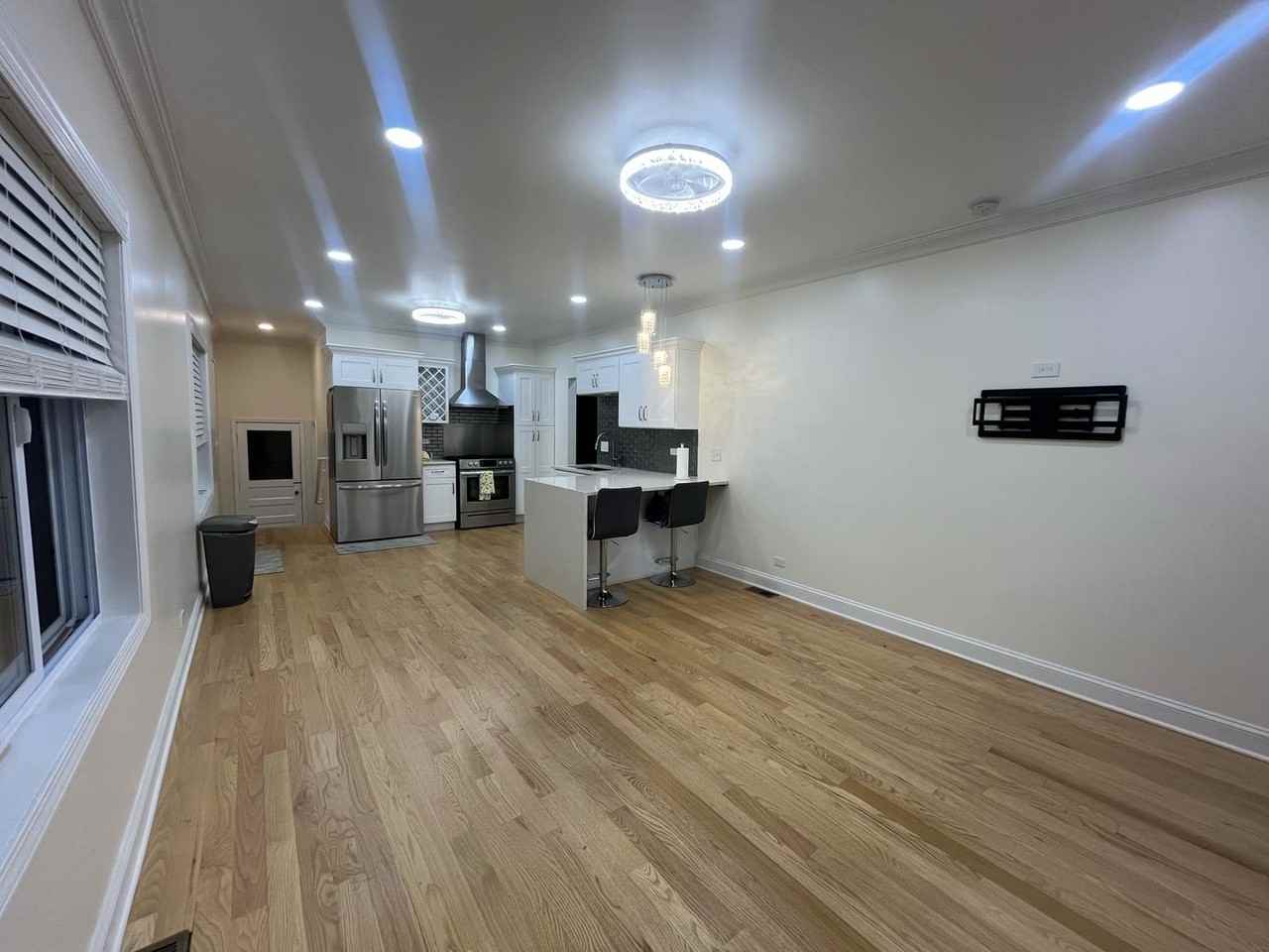 1607 10th St - Photo 3 of 16