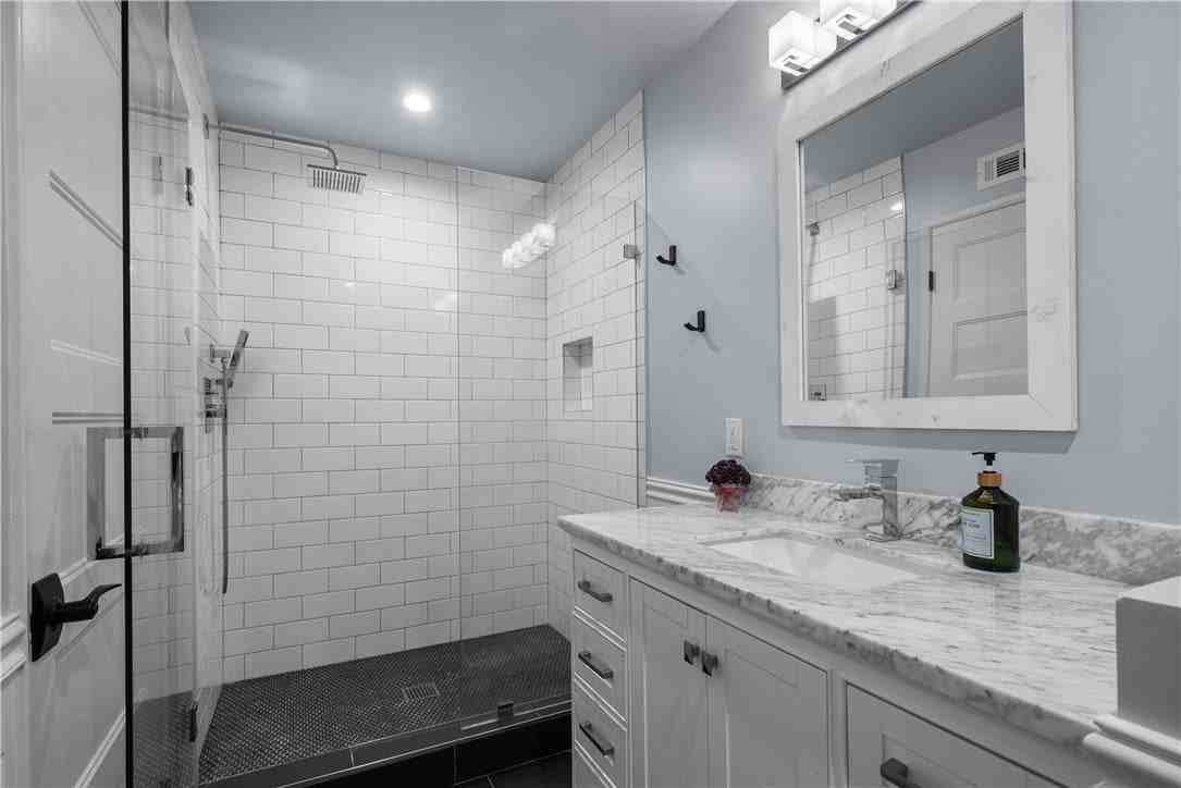 10851 Brookfield Rd - Photo 4 of 7