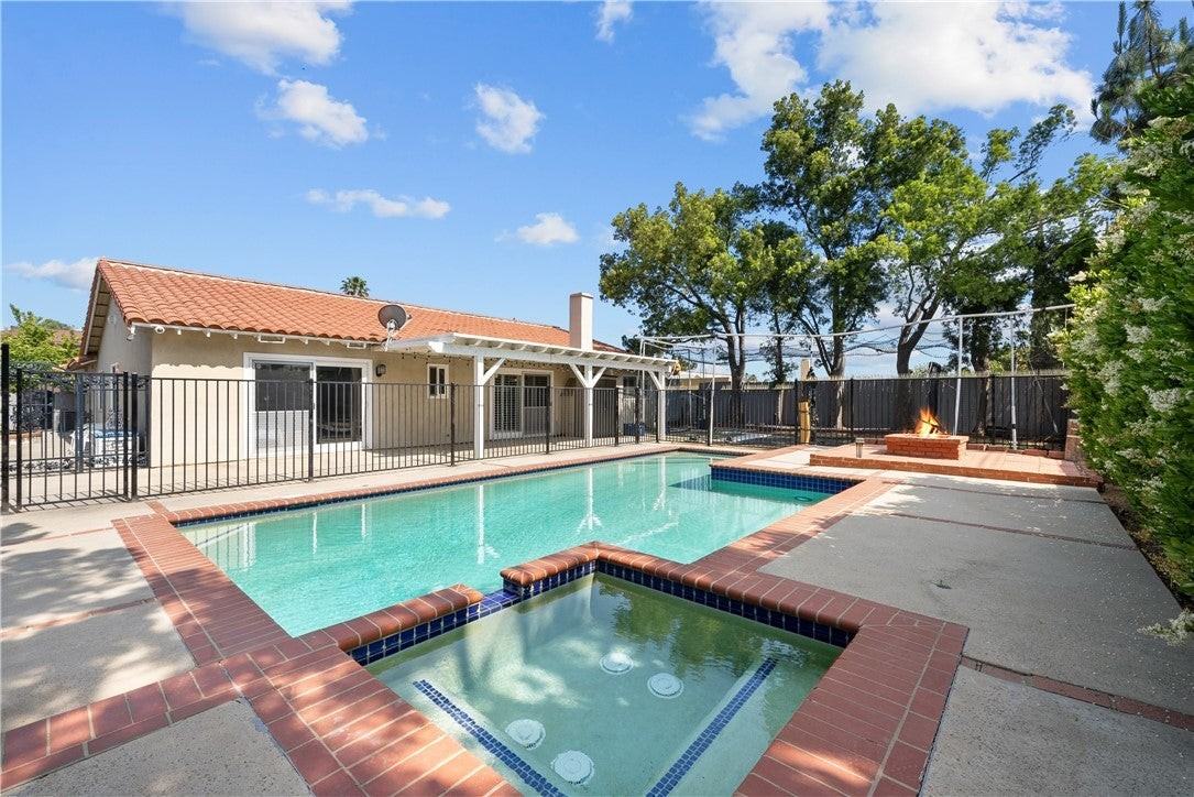 10851 Brookfield Rd - Photo 5 of 7