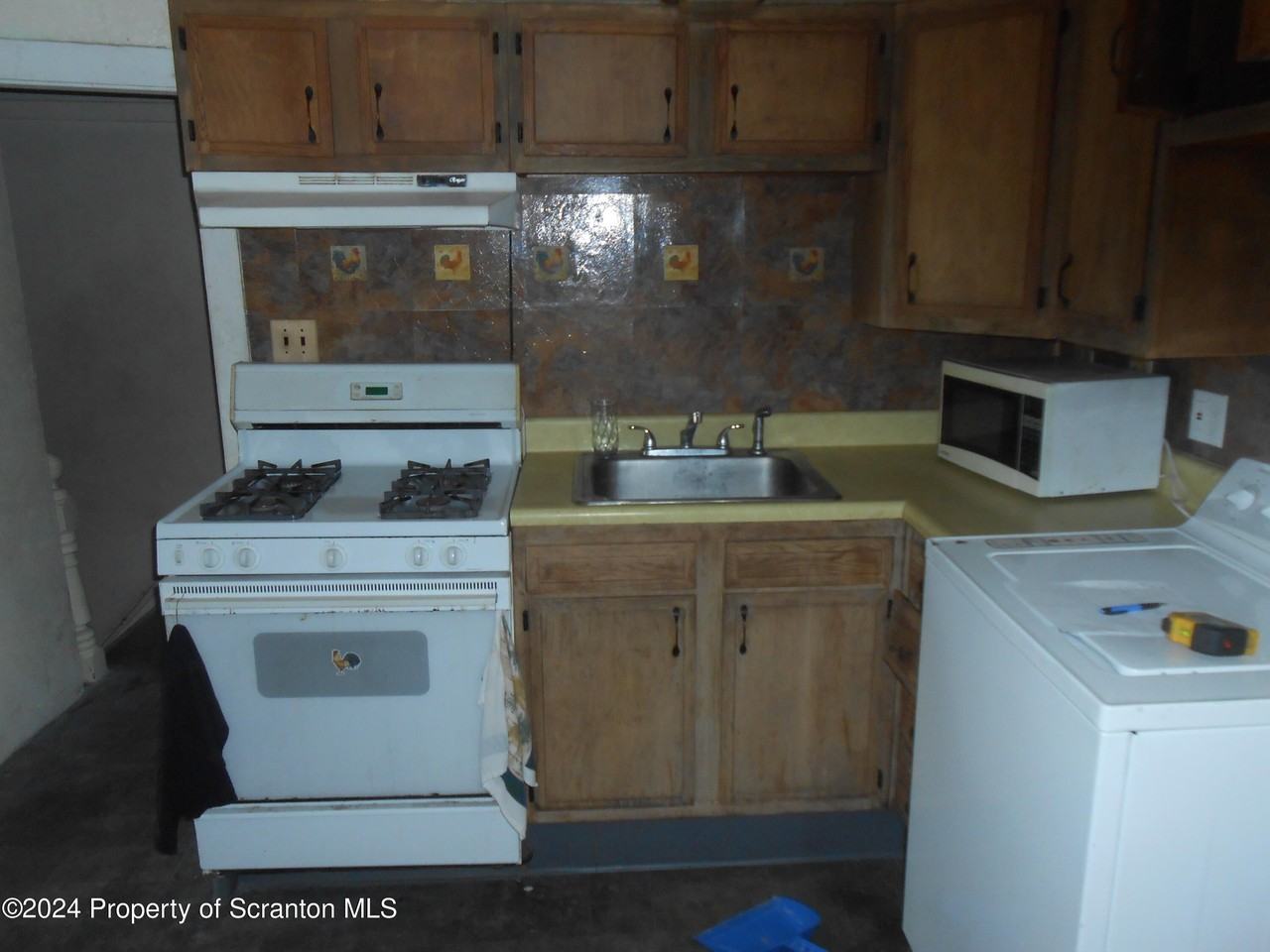 528 N Main Ave - Photo 4 of 20