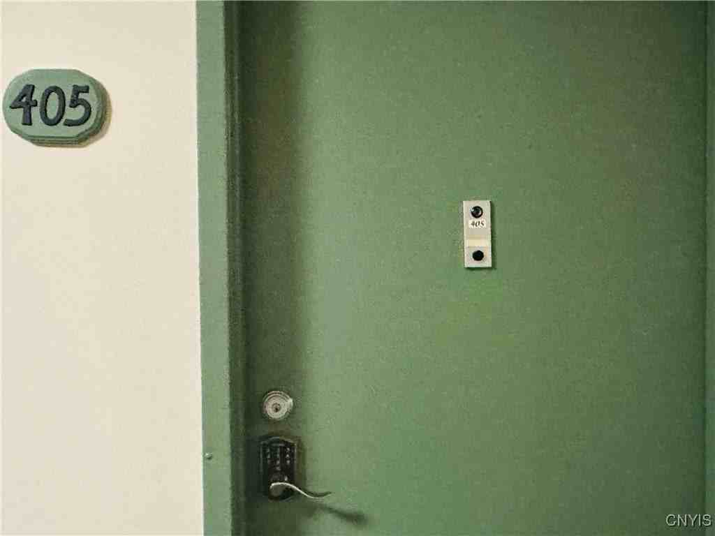 201 W 2nd St - Photo 4 of 18