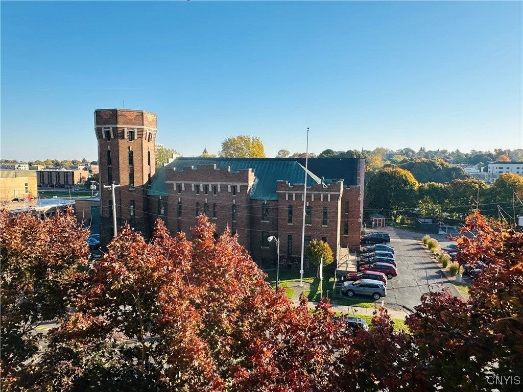 201 W 2nd St - Photo 6 of 18