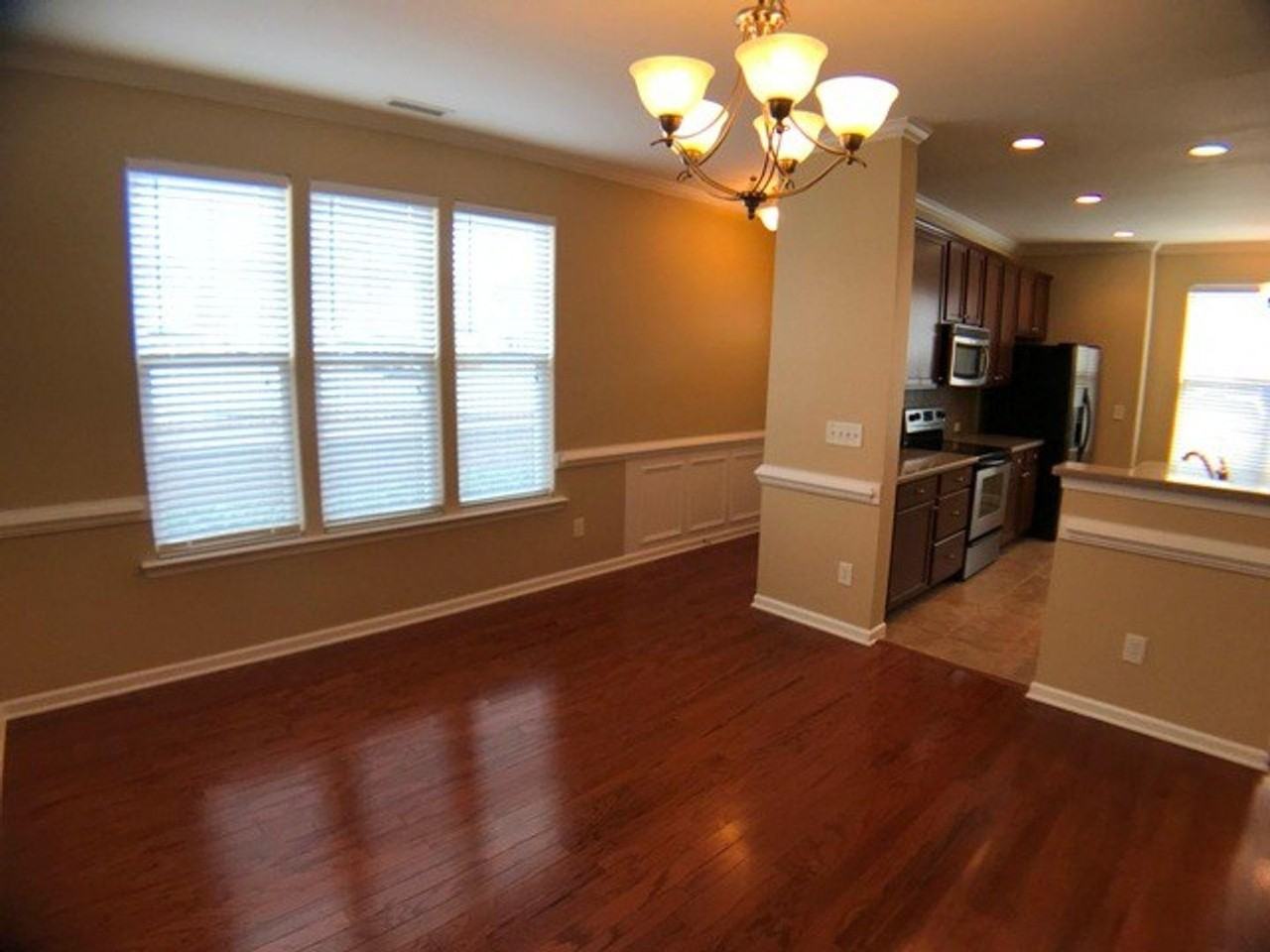 2802 Corbett Grove Dr - Photo 5 of 28