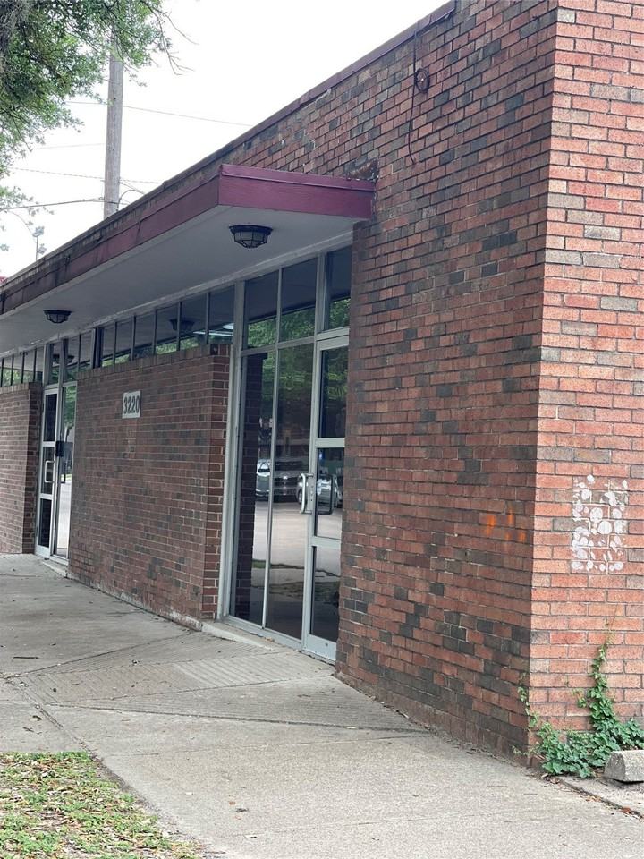 3220 San Jacinto St - Photo 2 of 18