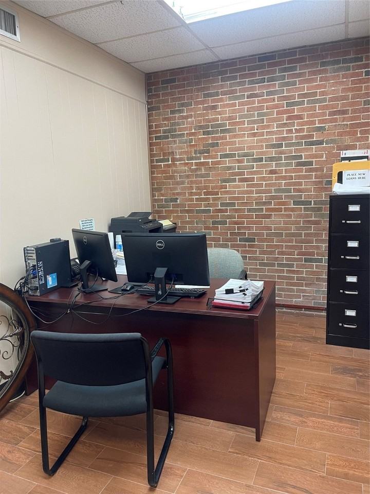 3220 San Jacinto St - Photo 6 of 18