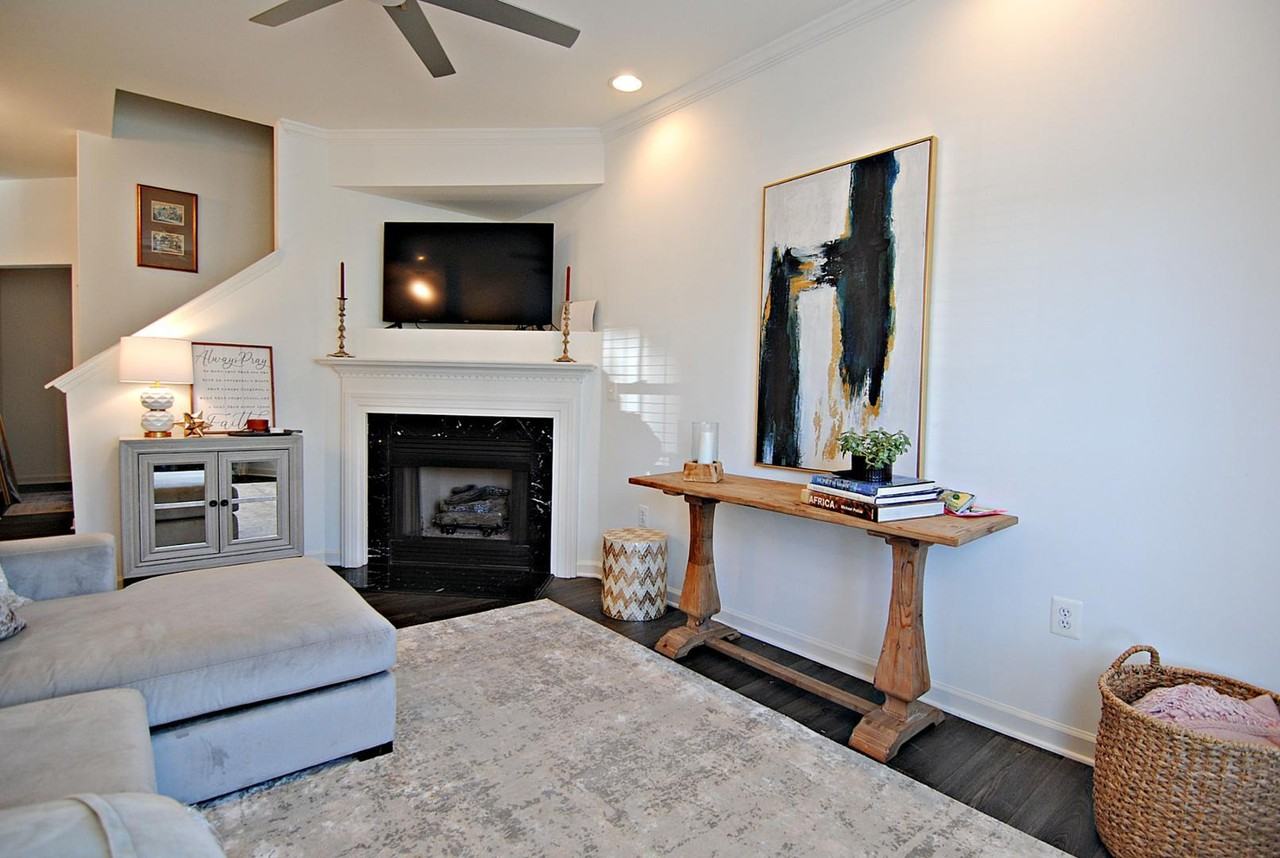 10721 Pendragon Pl - Photo 5 of 25