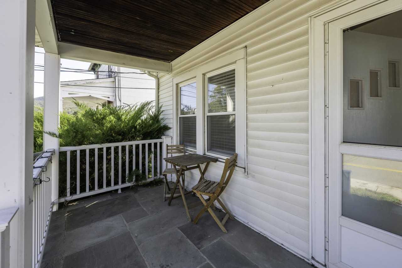 197 Rombout Ave - Photo 3 of 14