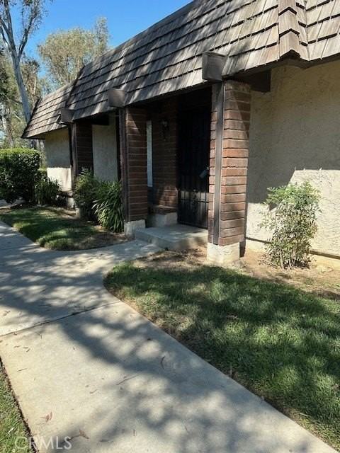 786 Pinewood Ln - Photo 3 of 27