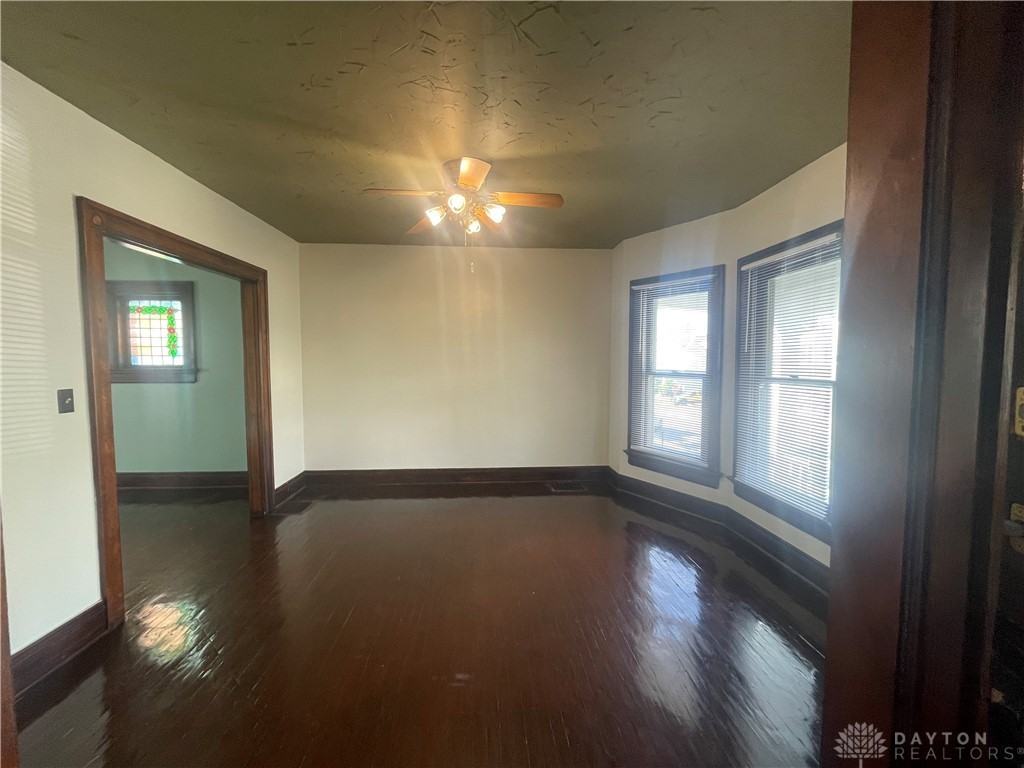 654 Carlisle Ave - Photo 2 of 18