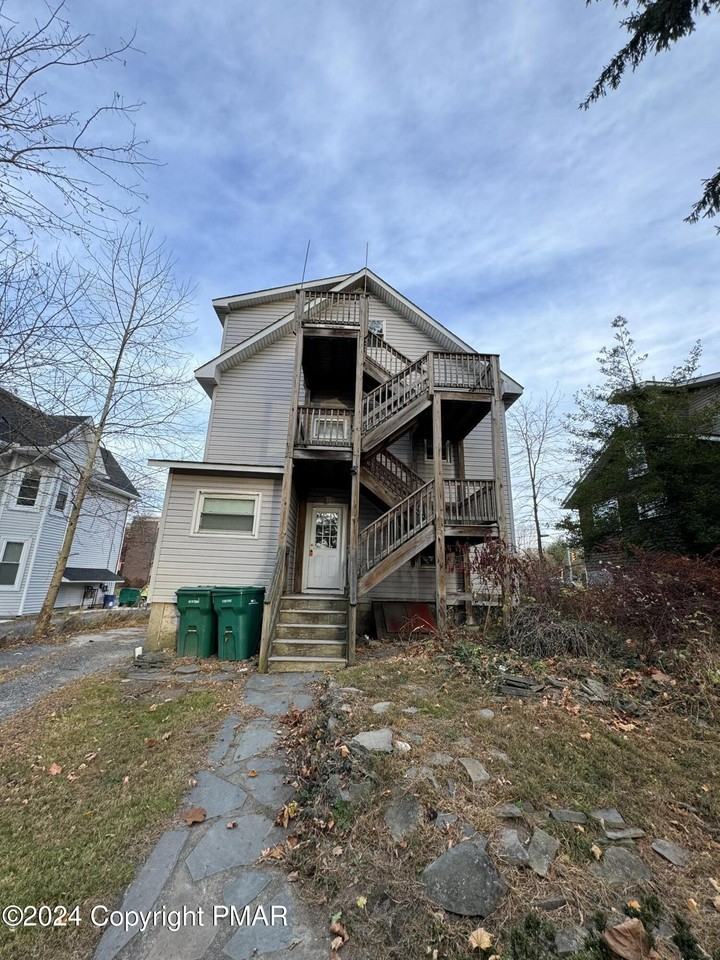 179 Prospect St - Photo 3 of 14