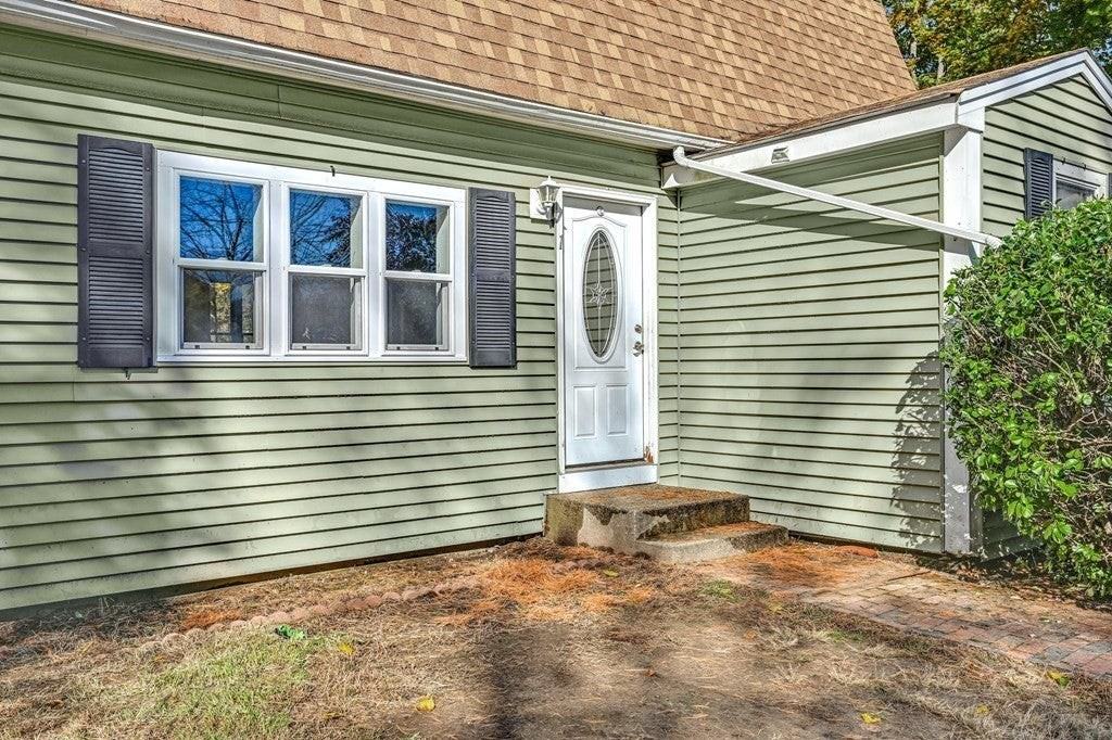 1 Blackstone St - Photo 2 of 35