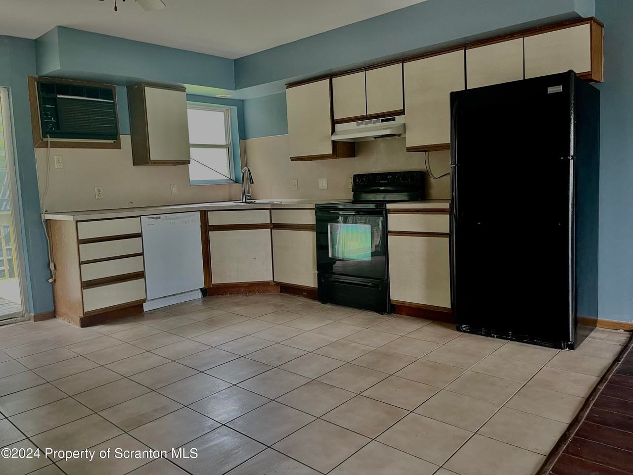 254 S Keyser Ave - Photo 4 of 8