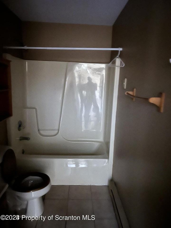 254 S Keyser Ave - Photo 7 of 8