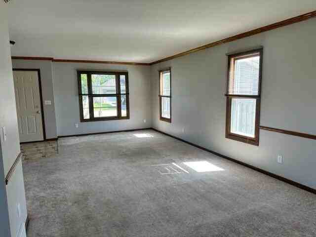 9431 68th St - Photo 7 of 19