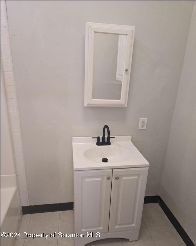 216 Wyoming Ave - Photo 3 of 3