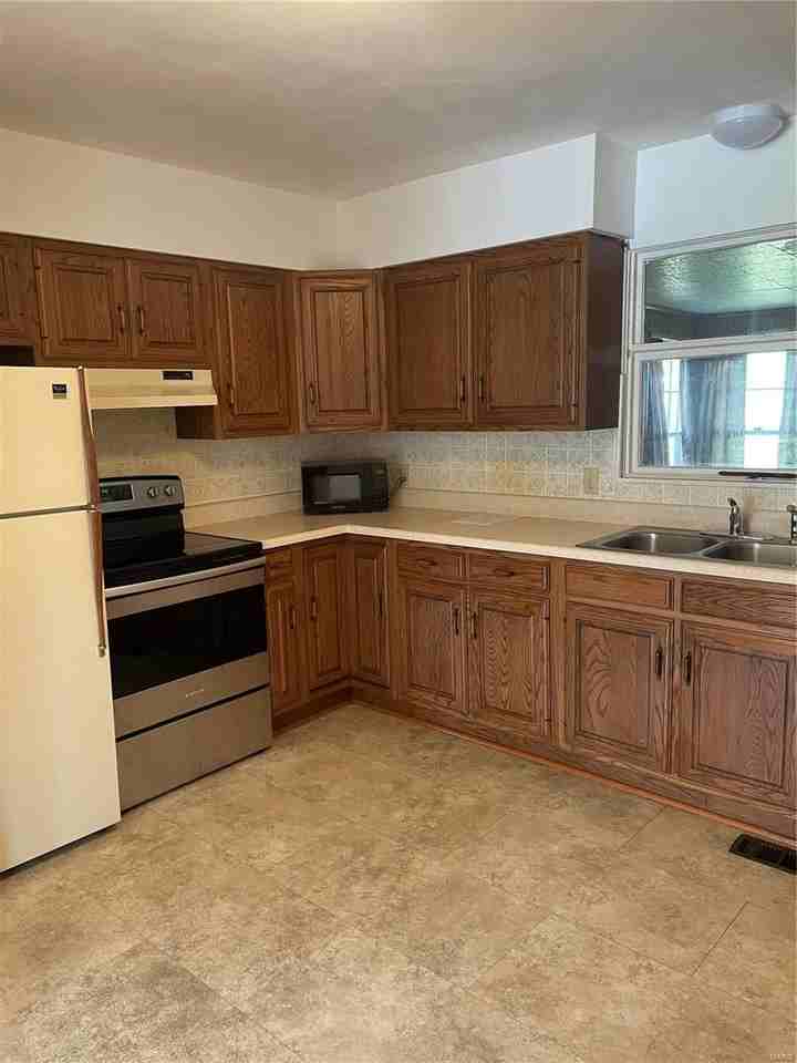 2805 Francis Dr - Photo 3 of 8