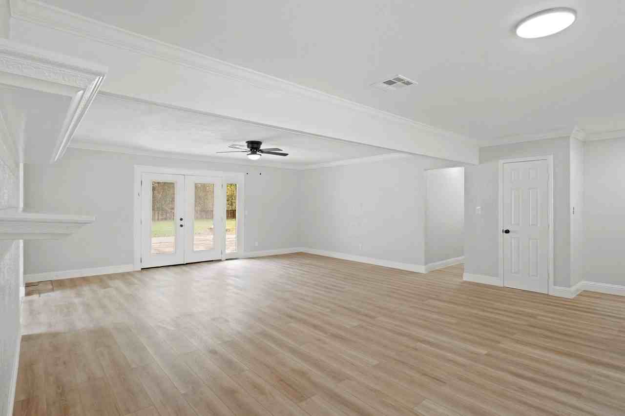 1310 Burning Tree Rd - Photo 5 of 25