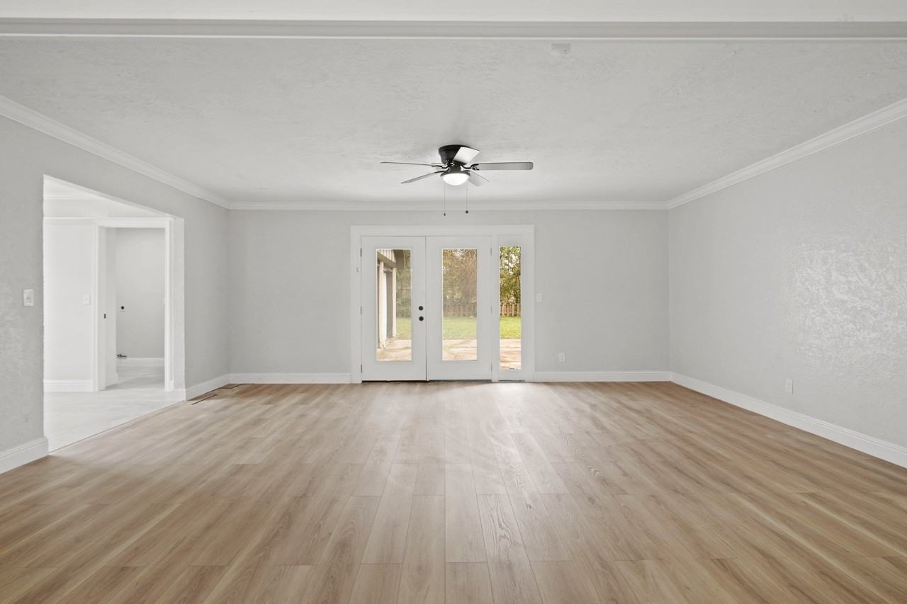 1310 Burning Tree Rd - Photo 7 of 25