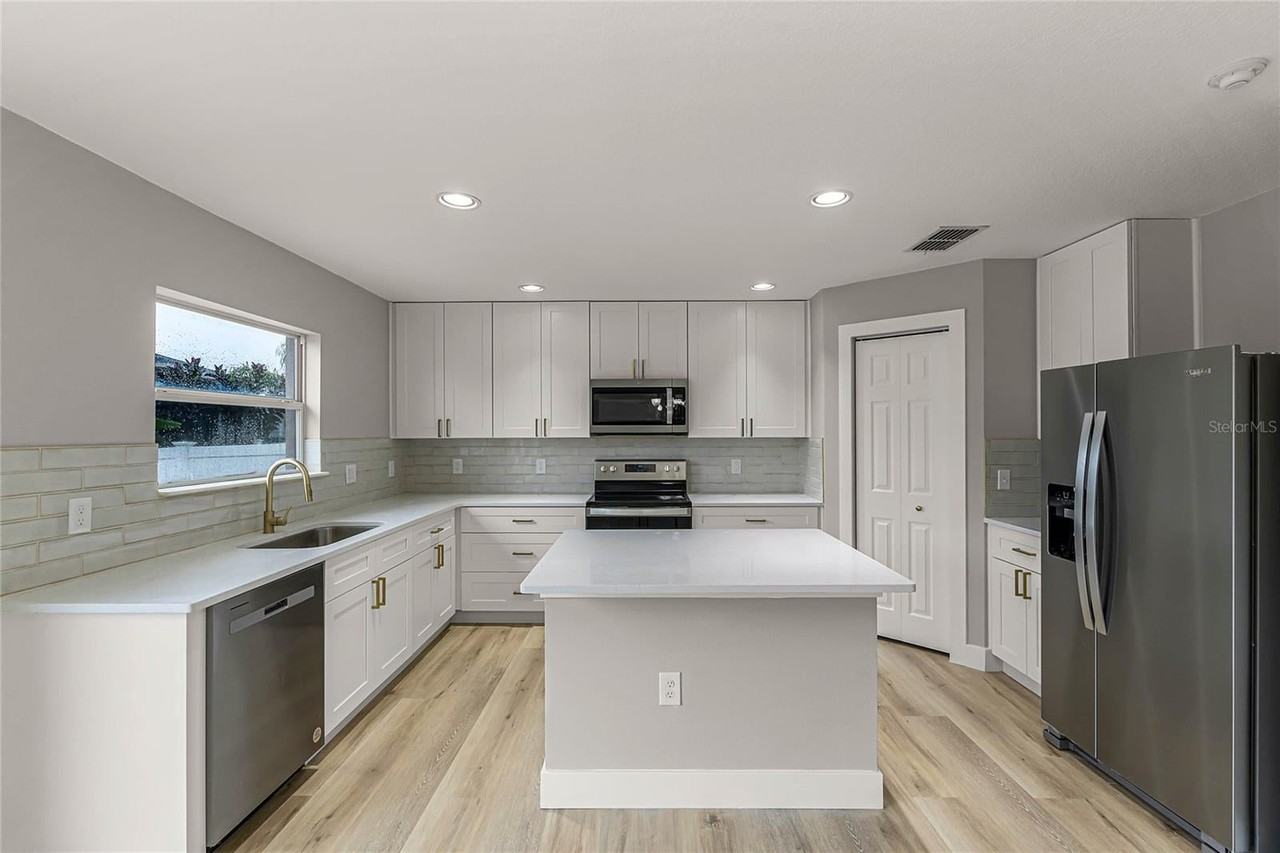 13550 Laranja Street - Photo 4 of 32