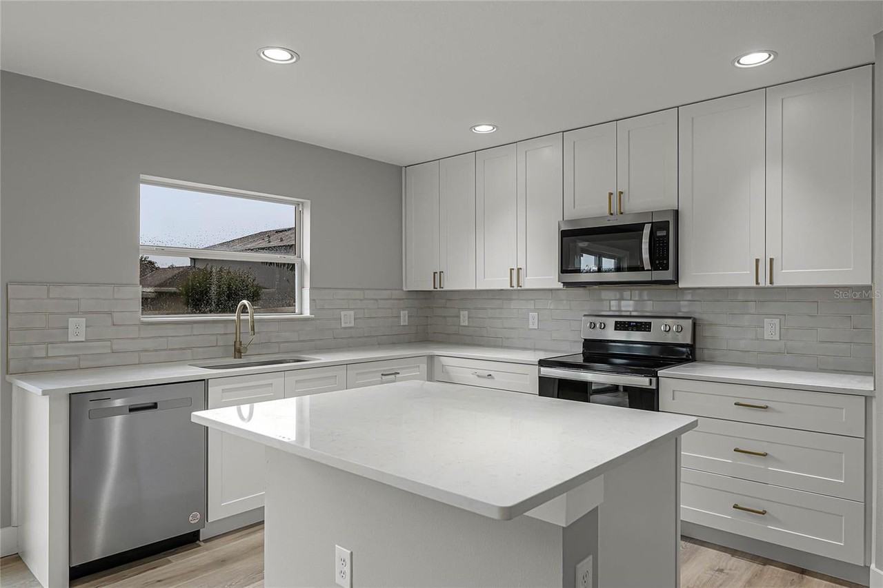 13550 Laranja Street - Photo 6 of 32