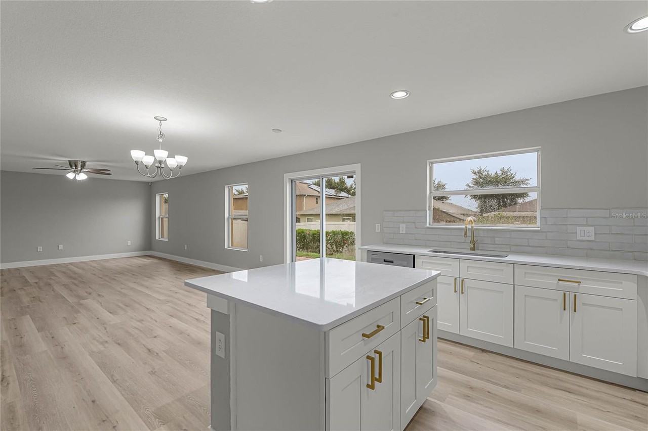 13550 Laranja Street - Photo 7 of 32