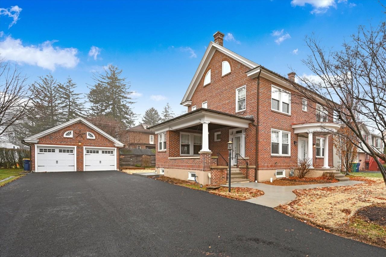 56 Howard St - Photo 2 of 28