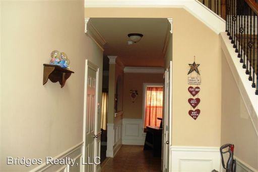 230 Corley Cir - Photo 3 of 20