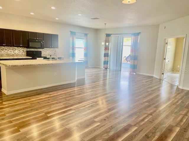 117 Sandestin Dr - Photo 3 of 34