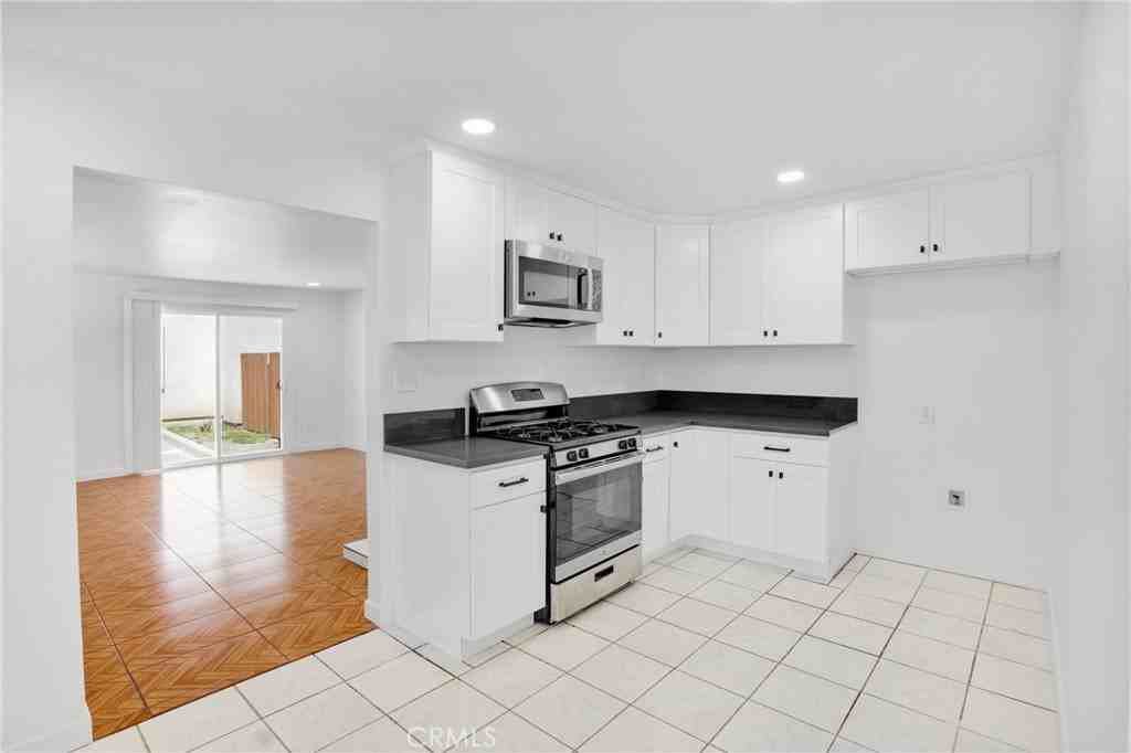 3611 Penn Mar Ave - Photo 3 of 24