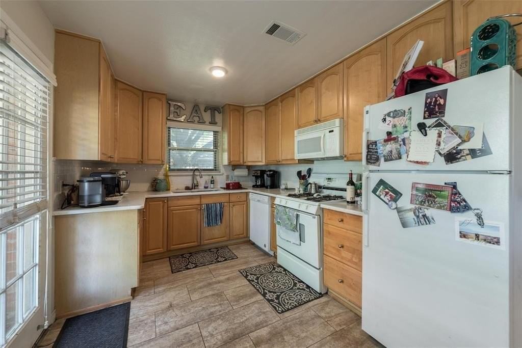 7204 Bucknell Dr - Photo 4 of 14