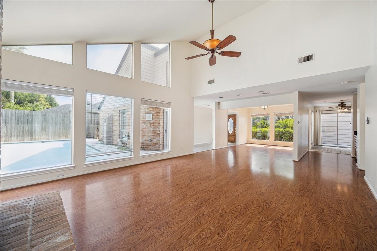 10811 Shawnbrook Dr - Photo 3 of 16