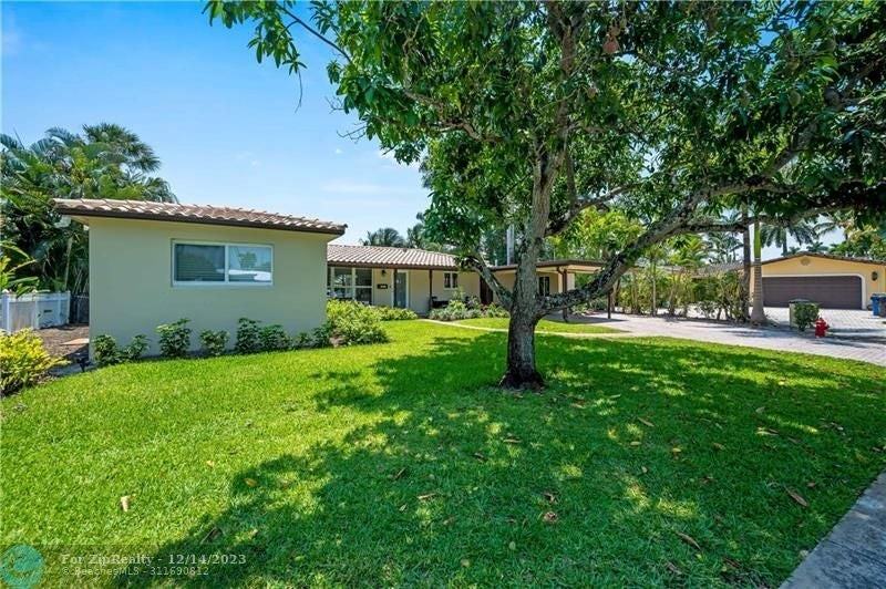 1316 Tangelo Isle - Photo 2 of 39