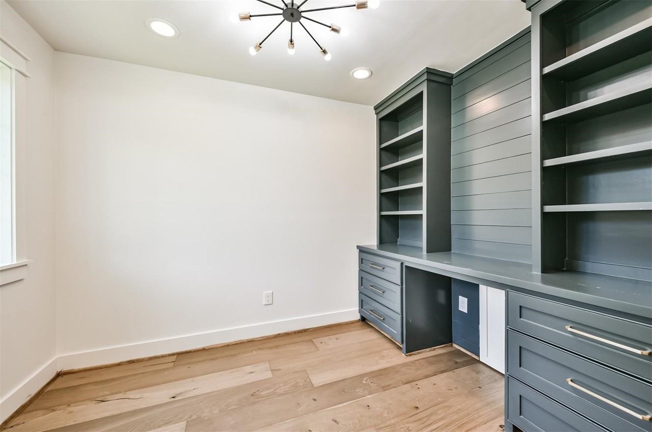 309 Morningside Dr - Photo 3 of 12