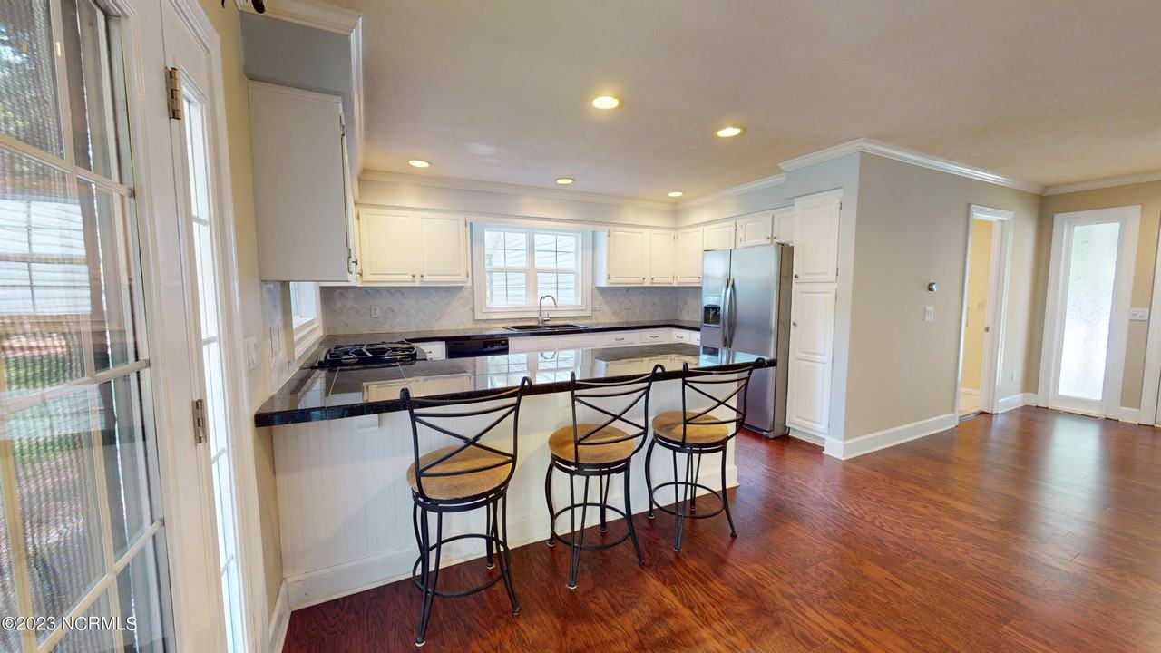 115 Merion Cir - Photo 7 of 21