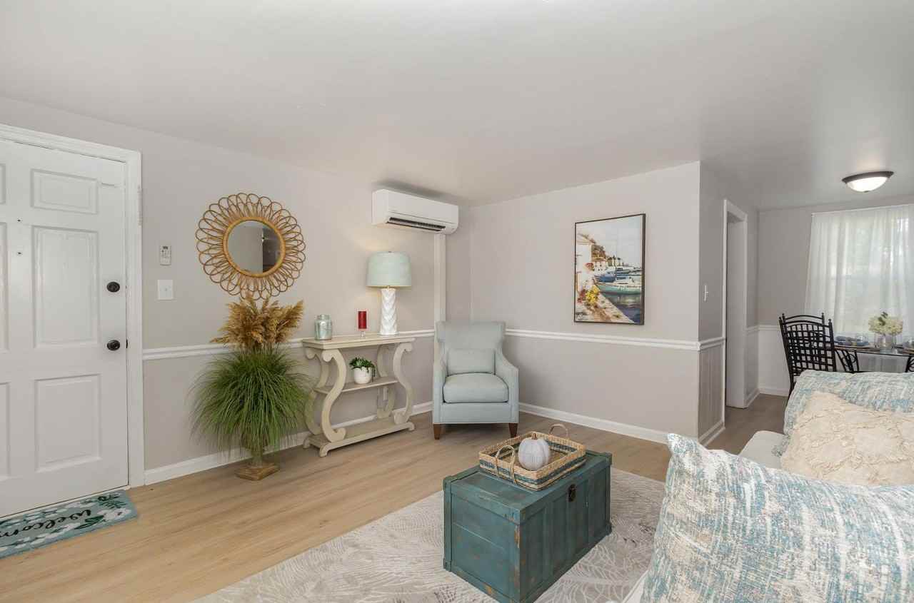 1700 Roslyn Dr - Photo 5 of 15