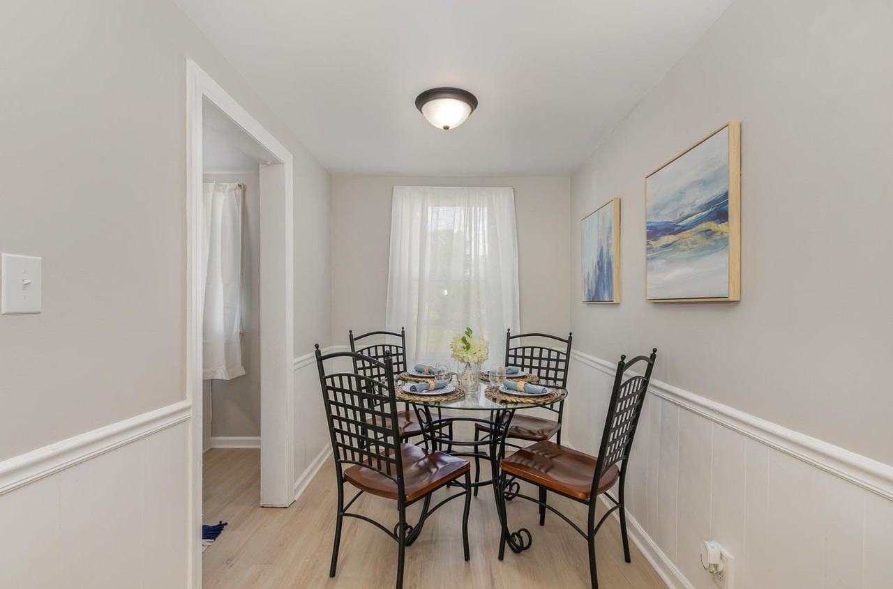 1700 Roslyn Dr - Photo 7 of 15