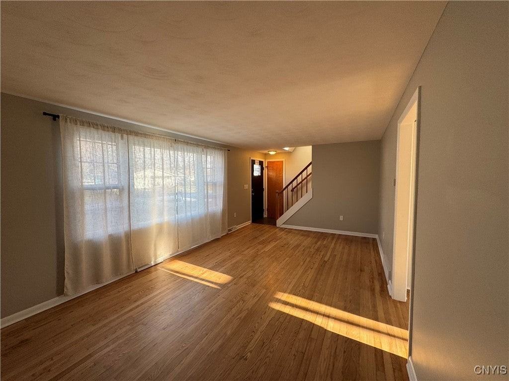 208 Washburn Dr - Photo 2 of 19