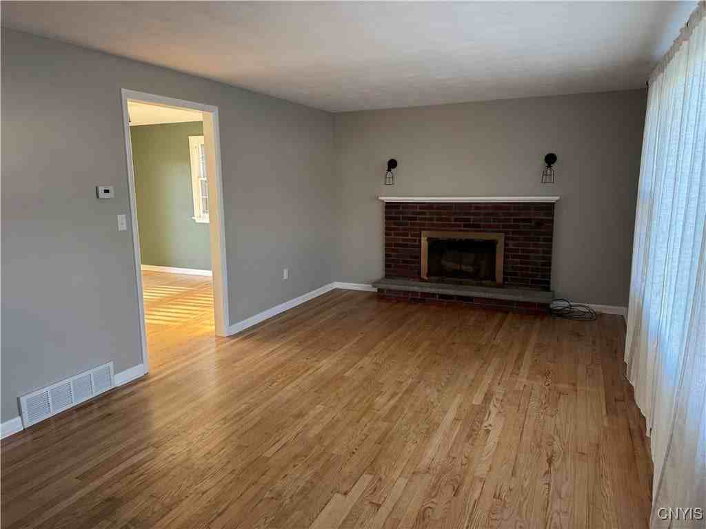 208 Washburn Dr - Photo 3 of 19