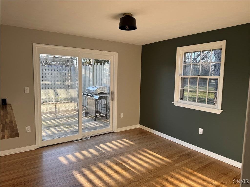 208 Washburn Dr - Photo 4 of 19