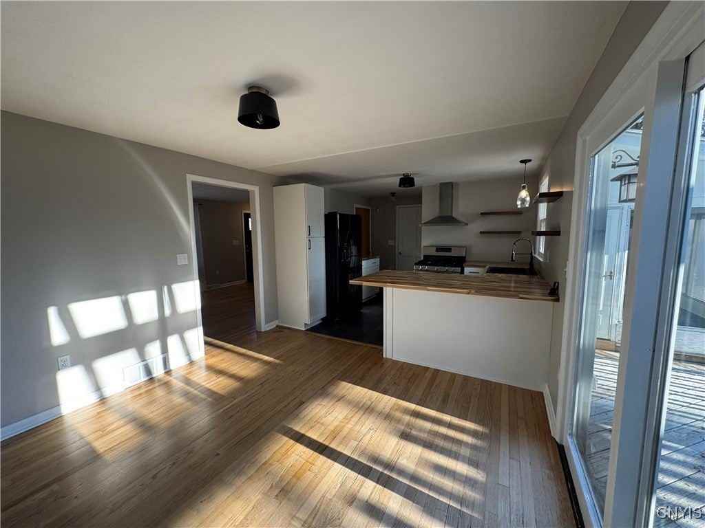 208 Washburn Dr - Photo 6 of 19