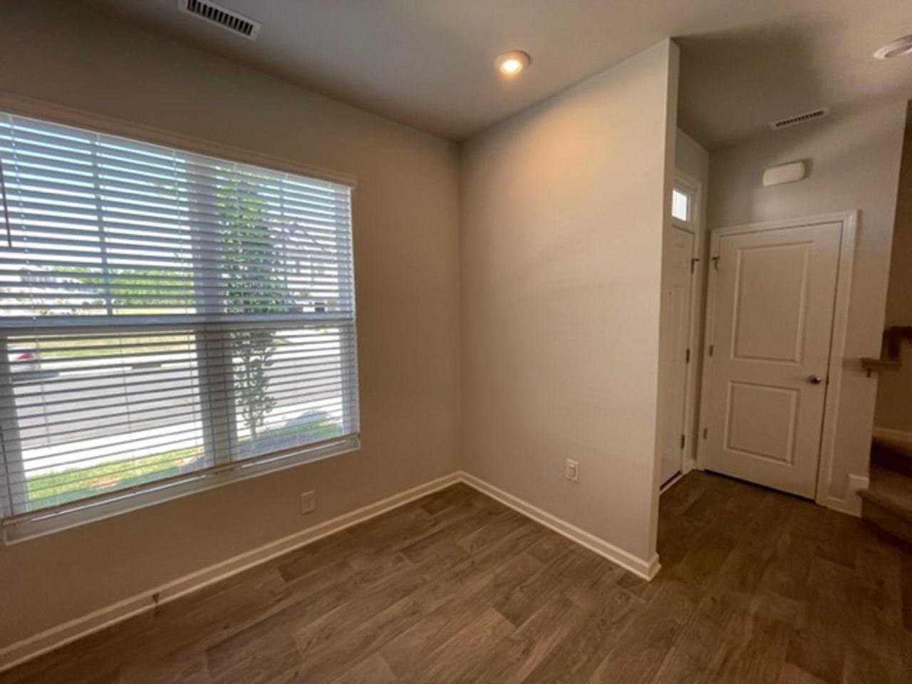 1107 Cameron Way - Photo 3 of 22