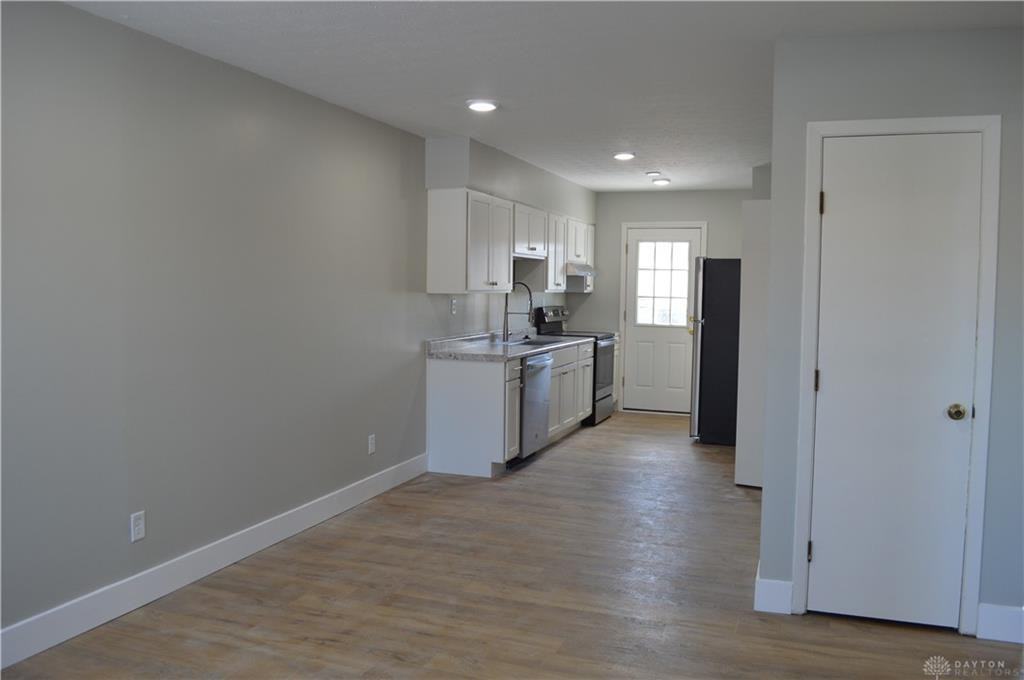 8492 Woodgrove Ct - Photo 3 of 16