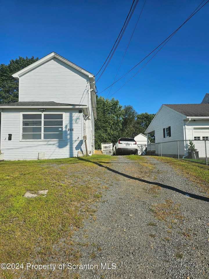 956 Wood St - Photo 2 of 24